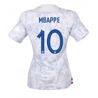 Echipament fotbal Franţa Kylian Mbappe #10 Tricou Deplasare Mondial 2022 pentru femei maneca scurta
